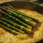 receta de espárragos salteados con queso de cabra