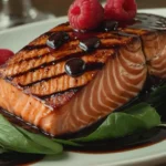 salmon glaseado con balsamico de frambuesa